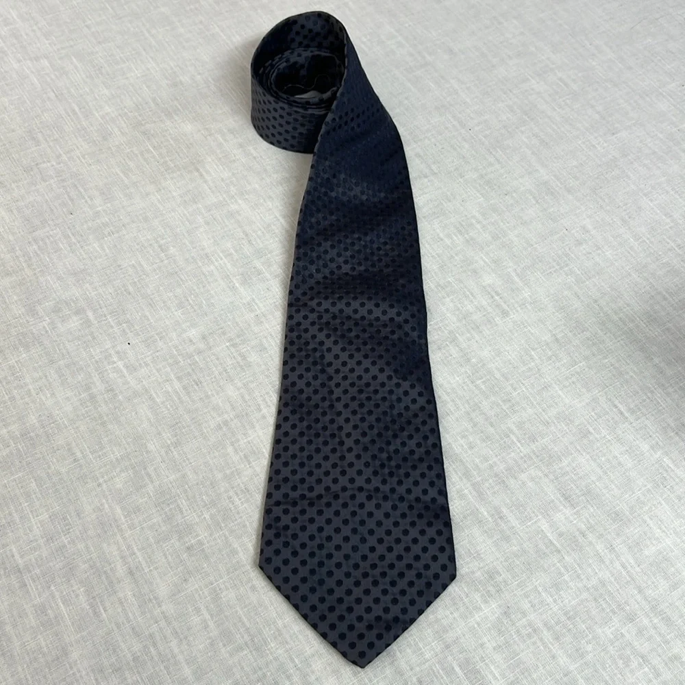 🌞 Banana Republic gray Tie w/black polka dots Made in Italy men one size